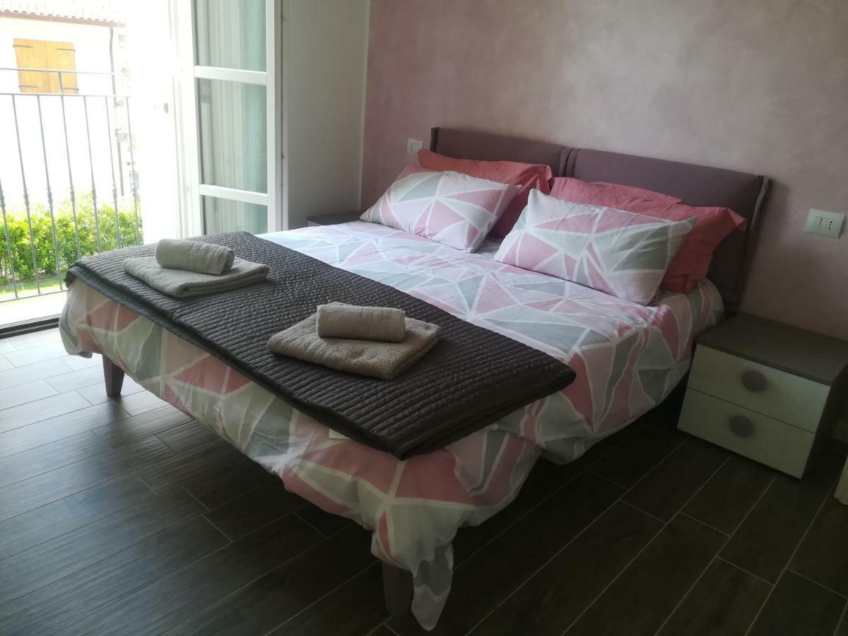 Corte Fasanella - Apartment Lilla Toscolano Maderno Luaran gambar