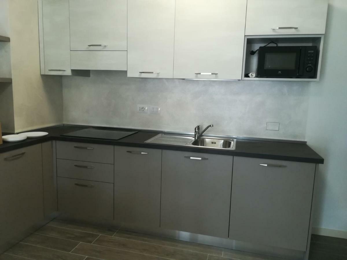 Corte Fasanella - Apartment Lilla Toscolano Maderno Luaran gambar