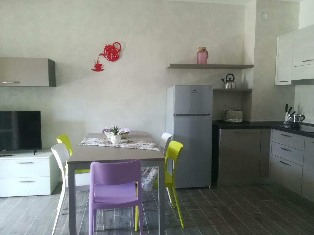 Corte Fasanella - Apartment Lilla Toscolano Maderno Luaran gambar